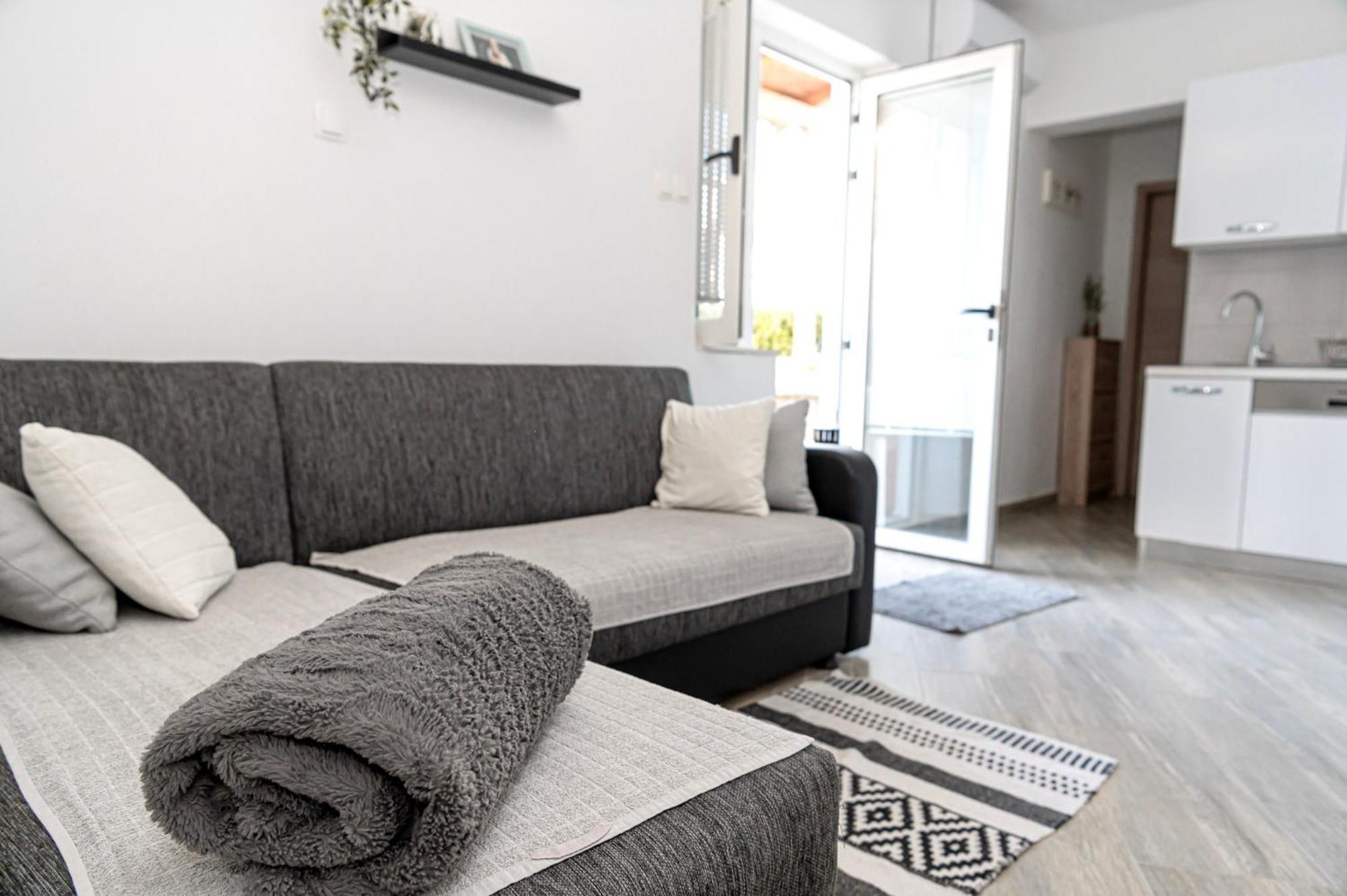 Apartman Murter 2+1 Buitenkant foto